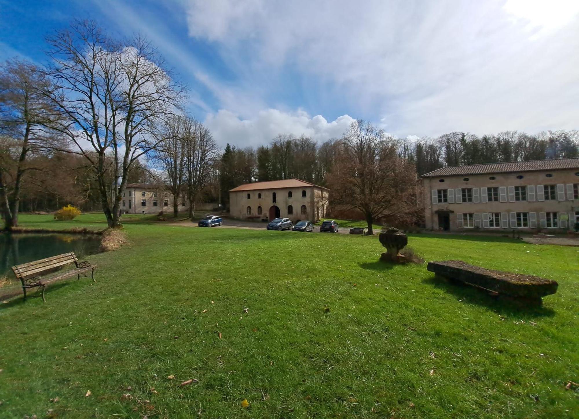 Lodge Hôtel de Sommedieue Verdun Exterior foto